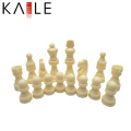 Pièces d&#39;échecs chinois en plastique mis à jouer